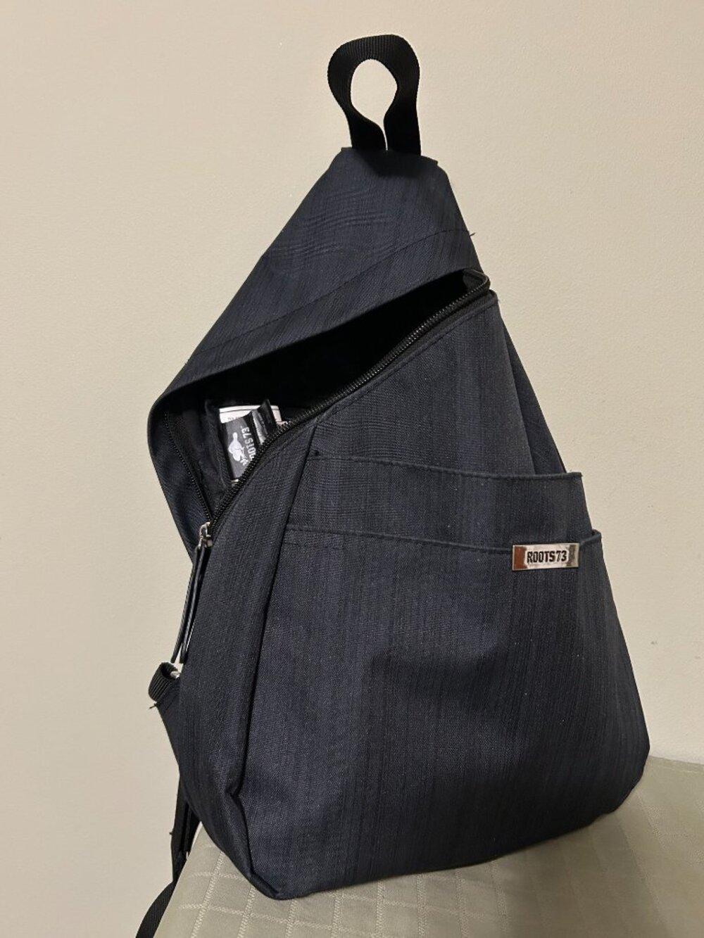 Roots 73 Grey Sling Backpack Casual Travel Sport Shoulder Crossbody Bag - Picture 4 of 11